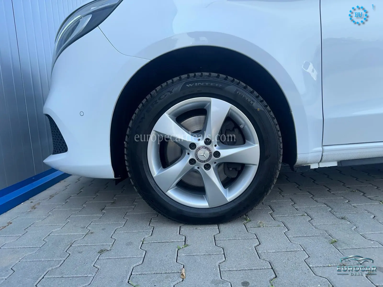 Mercedes-Benz V 220