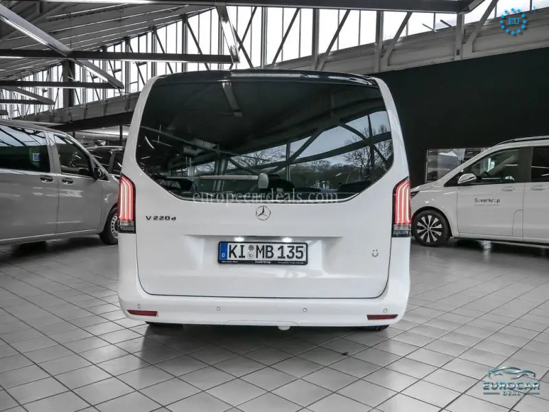 Mercedes-Benz V 220