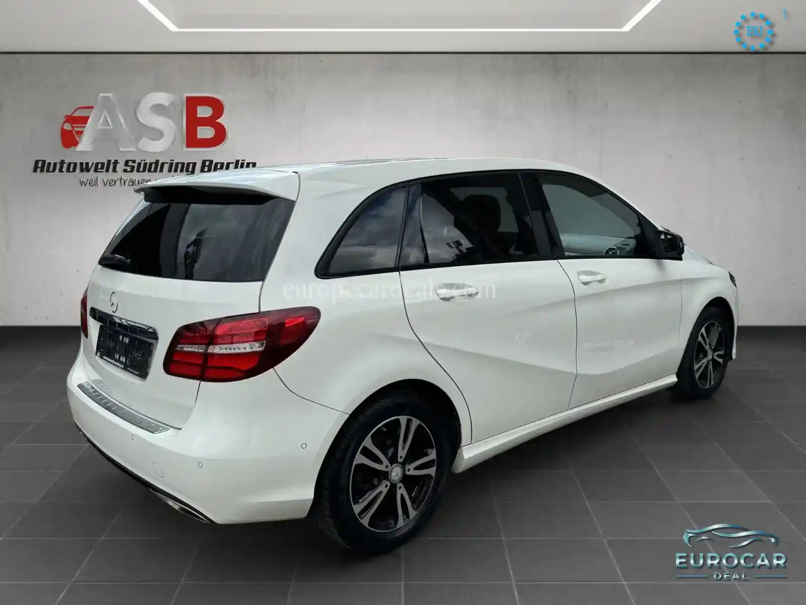 Mercedes-Benz B 180