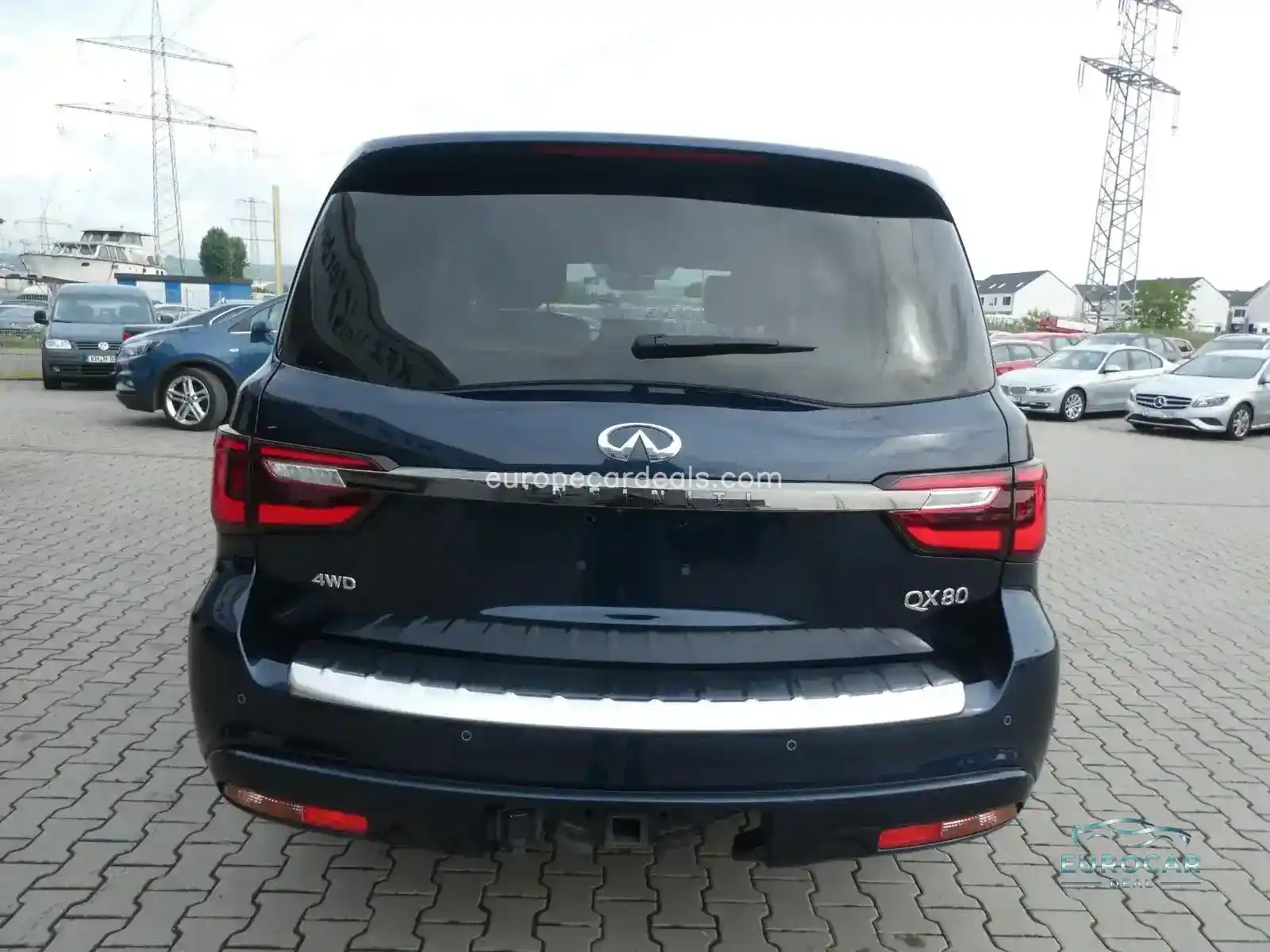 Infiniti QX80