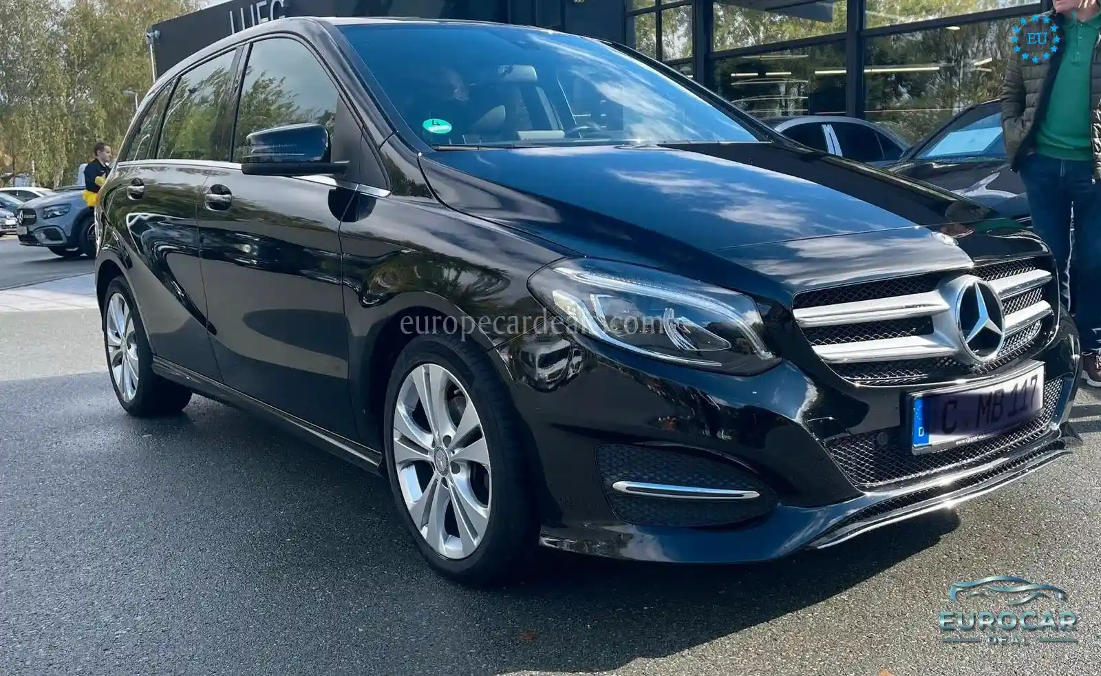 Mercedes-Benz B 180
