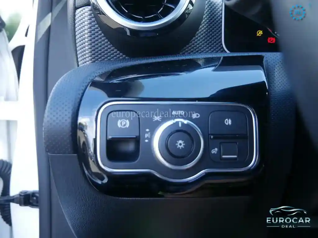 Mercedes-Benz A 220