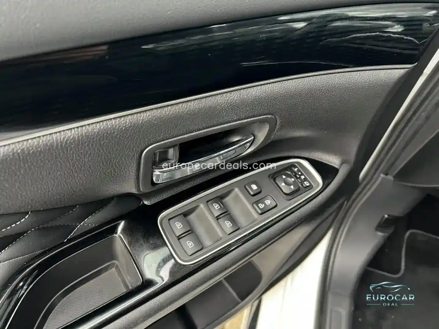 Mitsubishi Plug-in Hybrid Outlander
