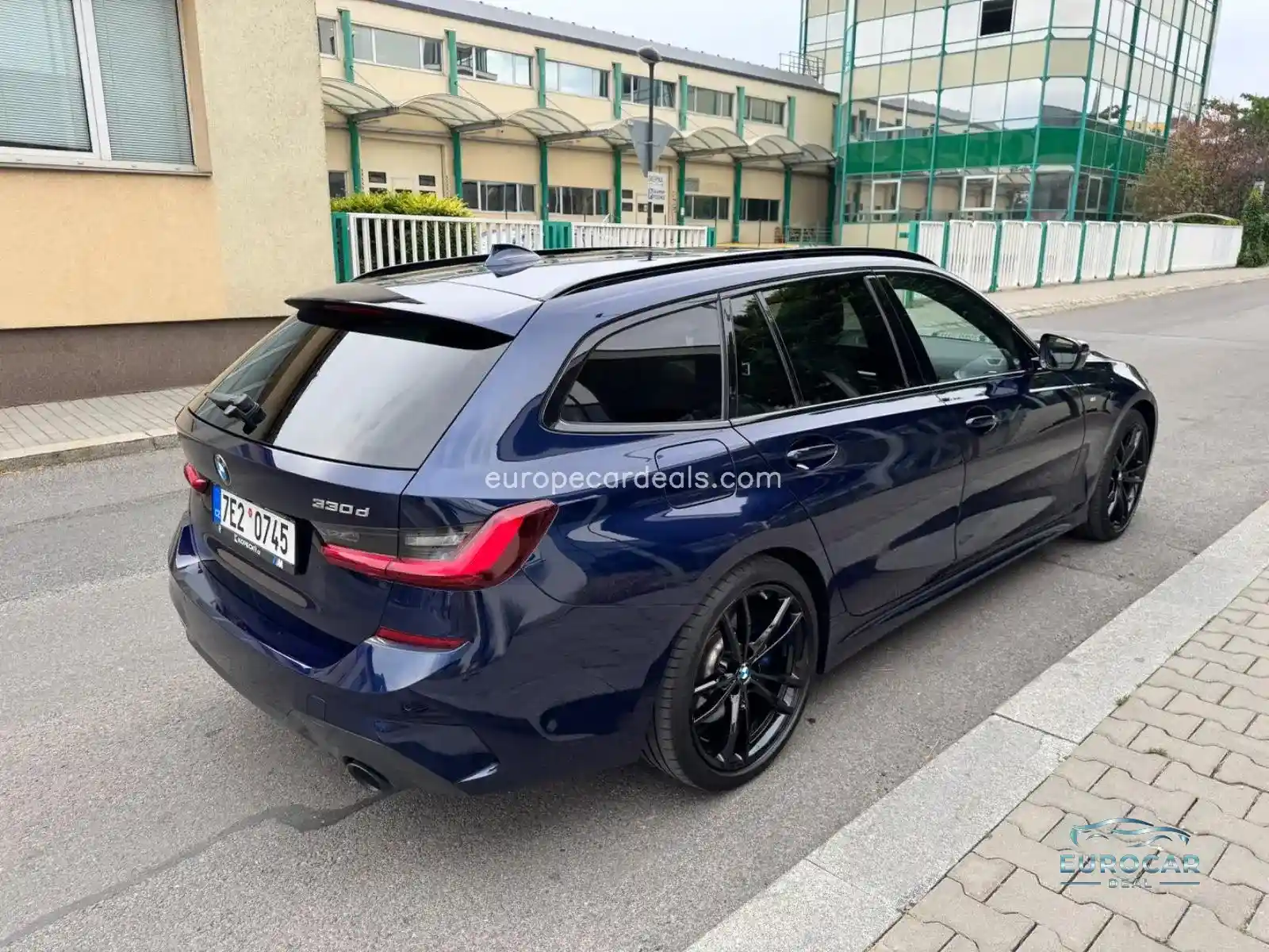 BMW 330