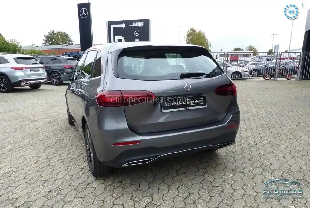 Mercedes-Benz B 180