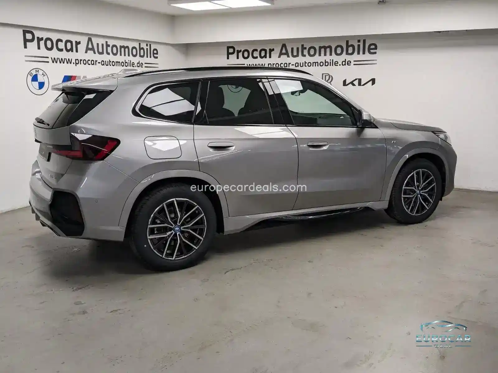 BMW iX1