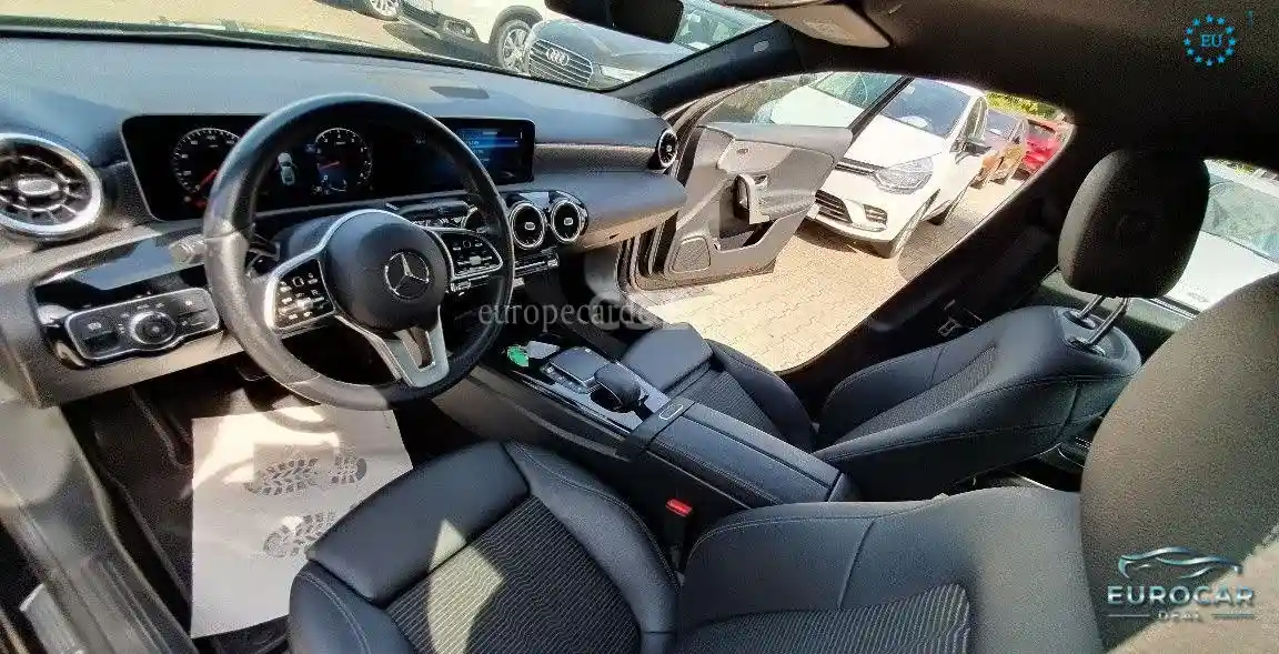 Mercedes-Benz A 220