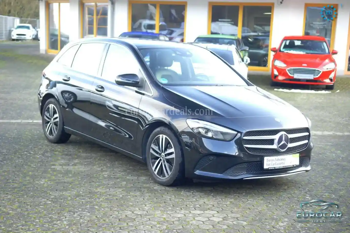 Mercedes-Benz B 180