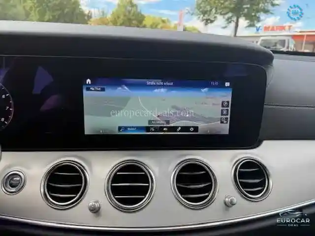 Mercedes-Benz E 200