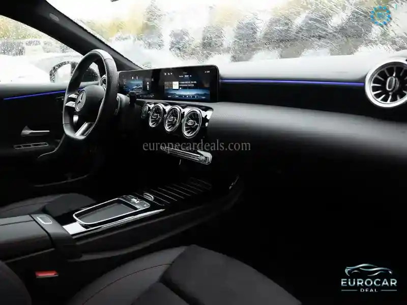 Mercedes-Benz A 220