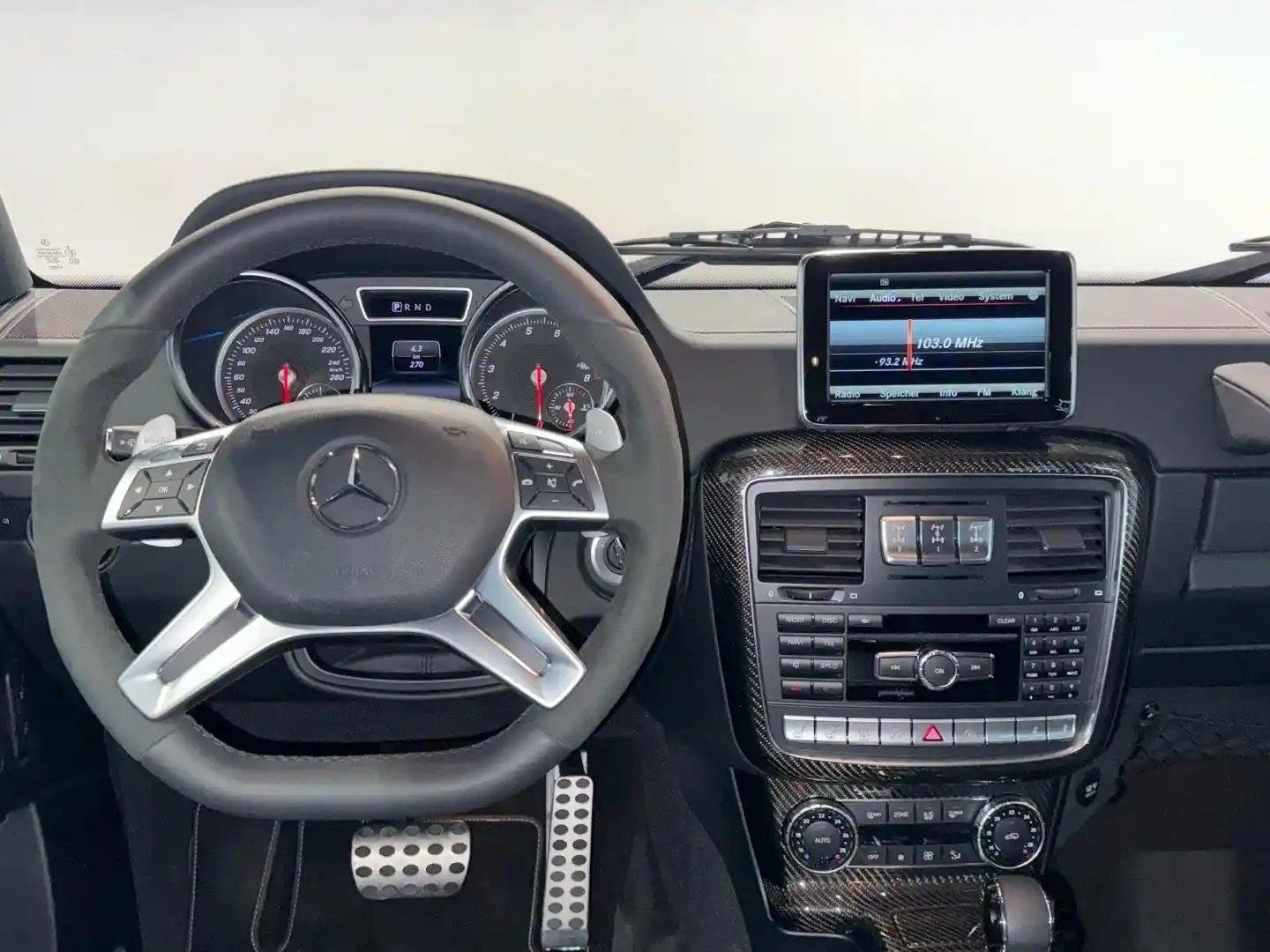 Mercedes-Benz G 500