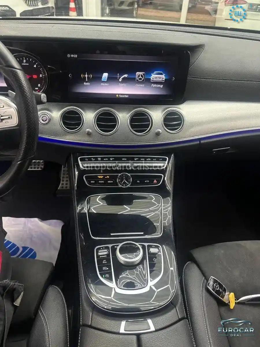 Mercedes-Benz E 220