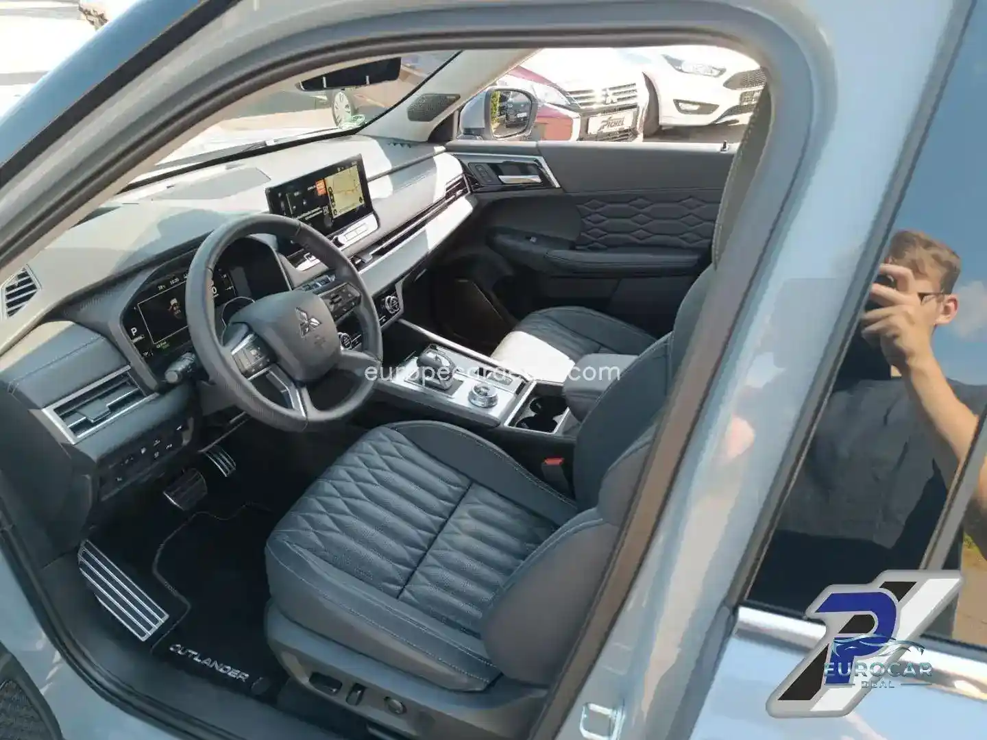 Mitsubishi Plug-in Hybrid Outlander