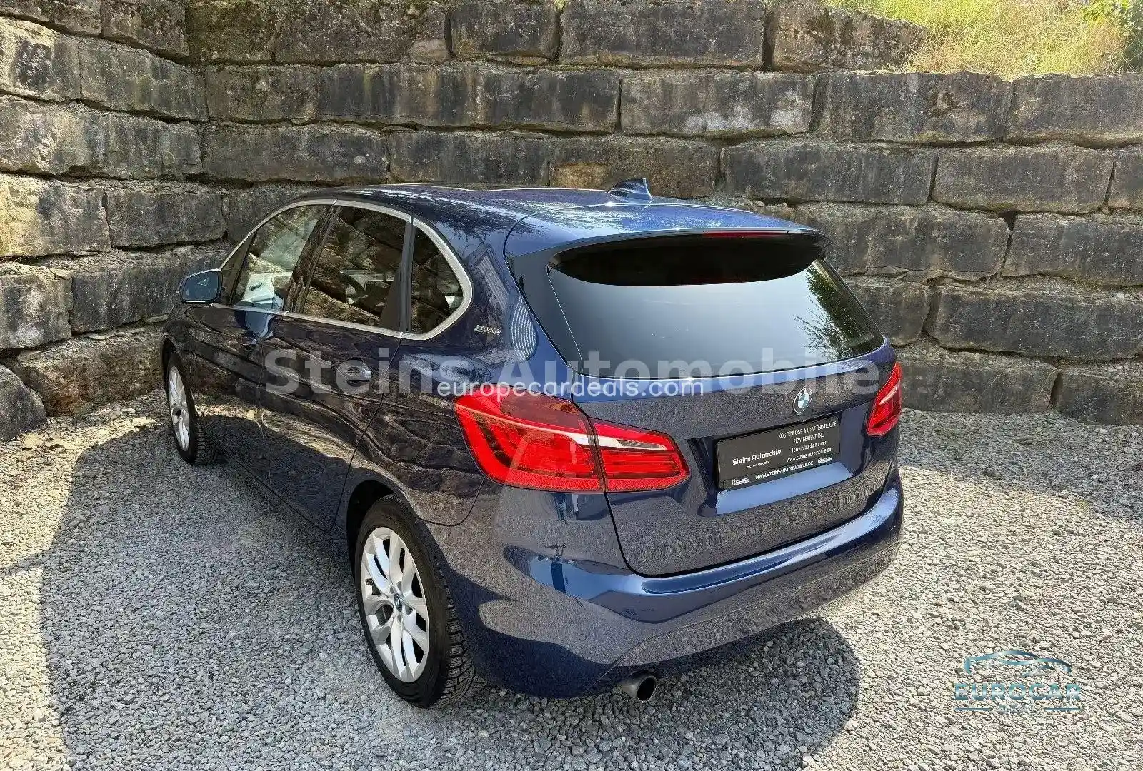 BMW 225