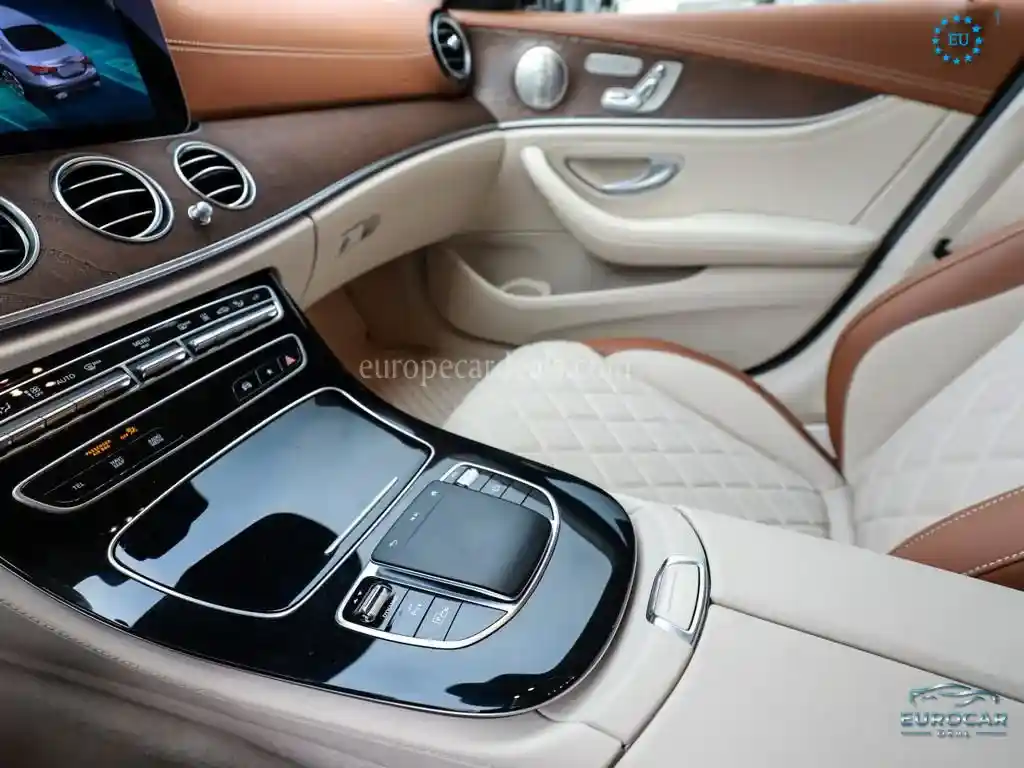 Mercedes-Benz E 300