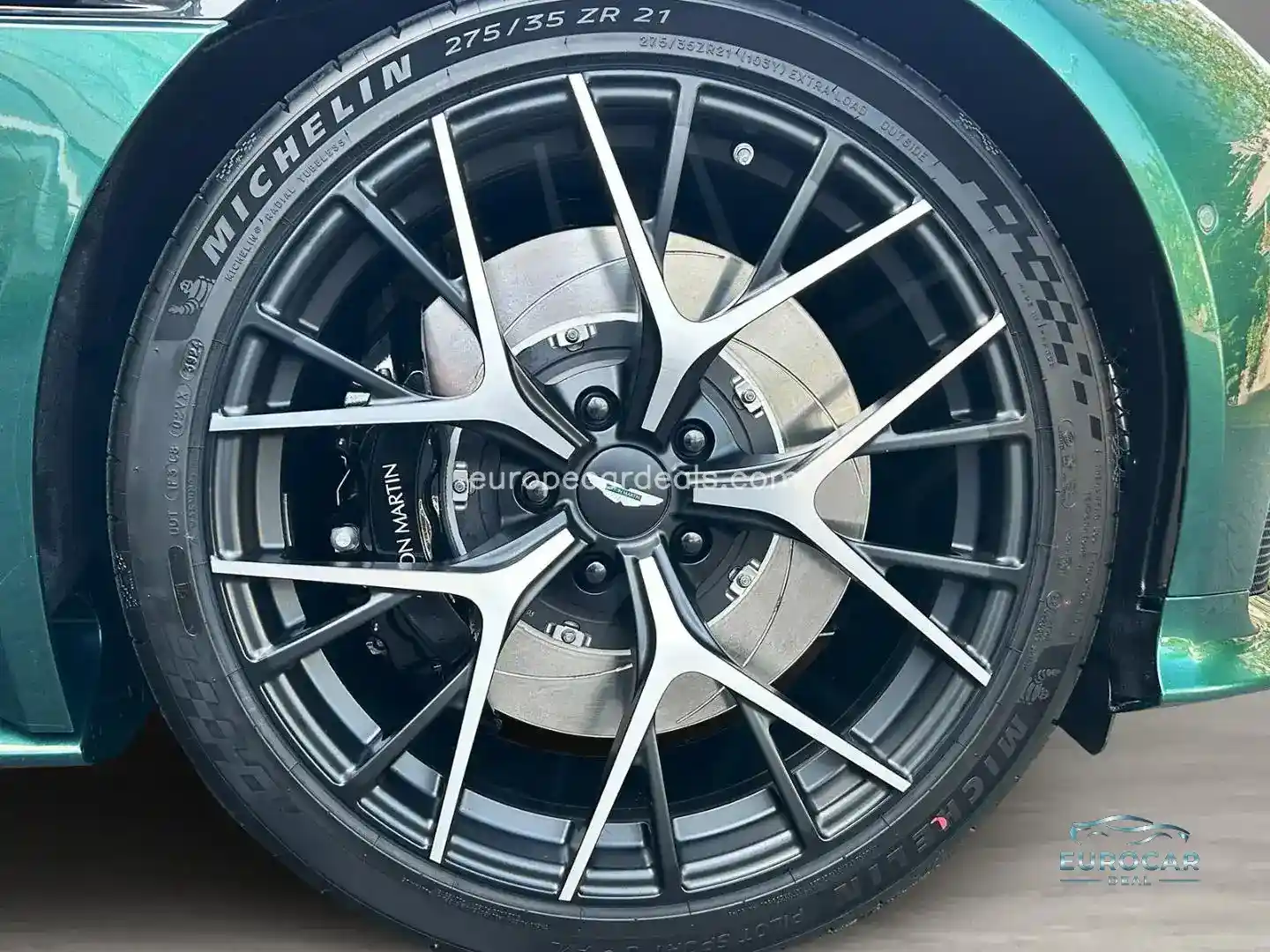 Aston Martin DB12