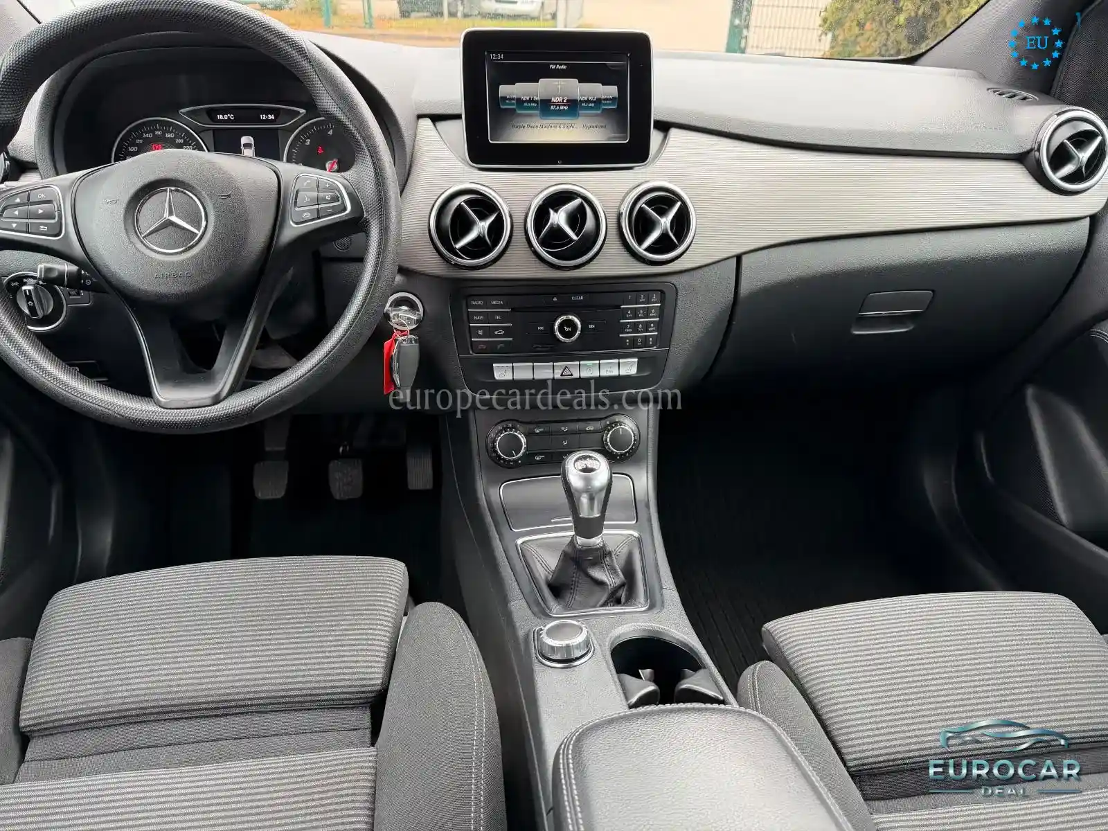 Mercedes-Benz B 200