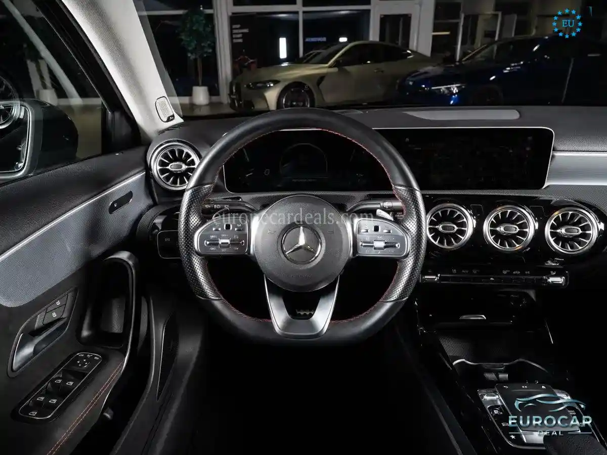 Mercedes-Benz A 35 AMG