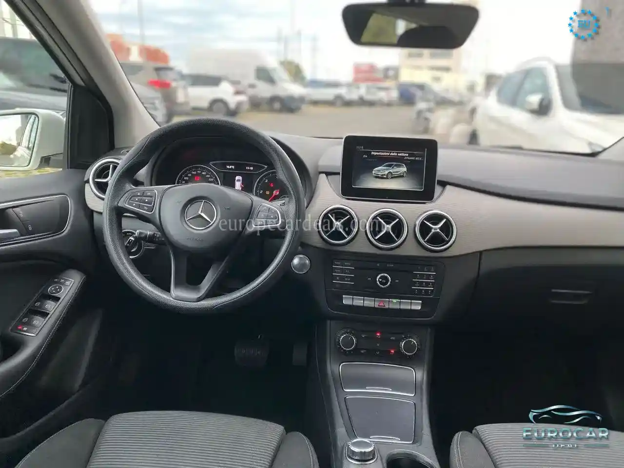 Mercedes-Benz B 180