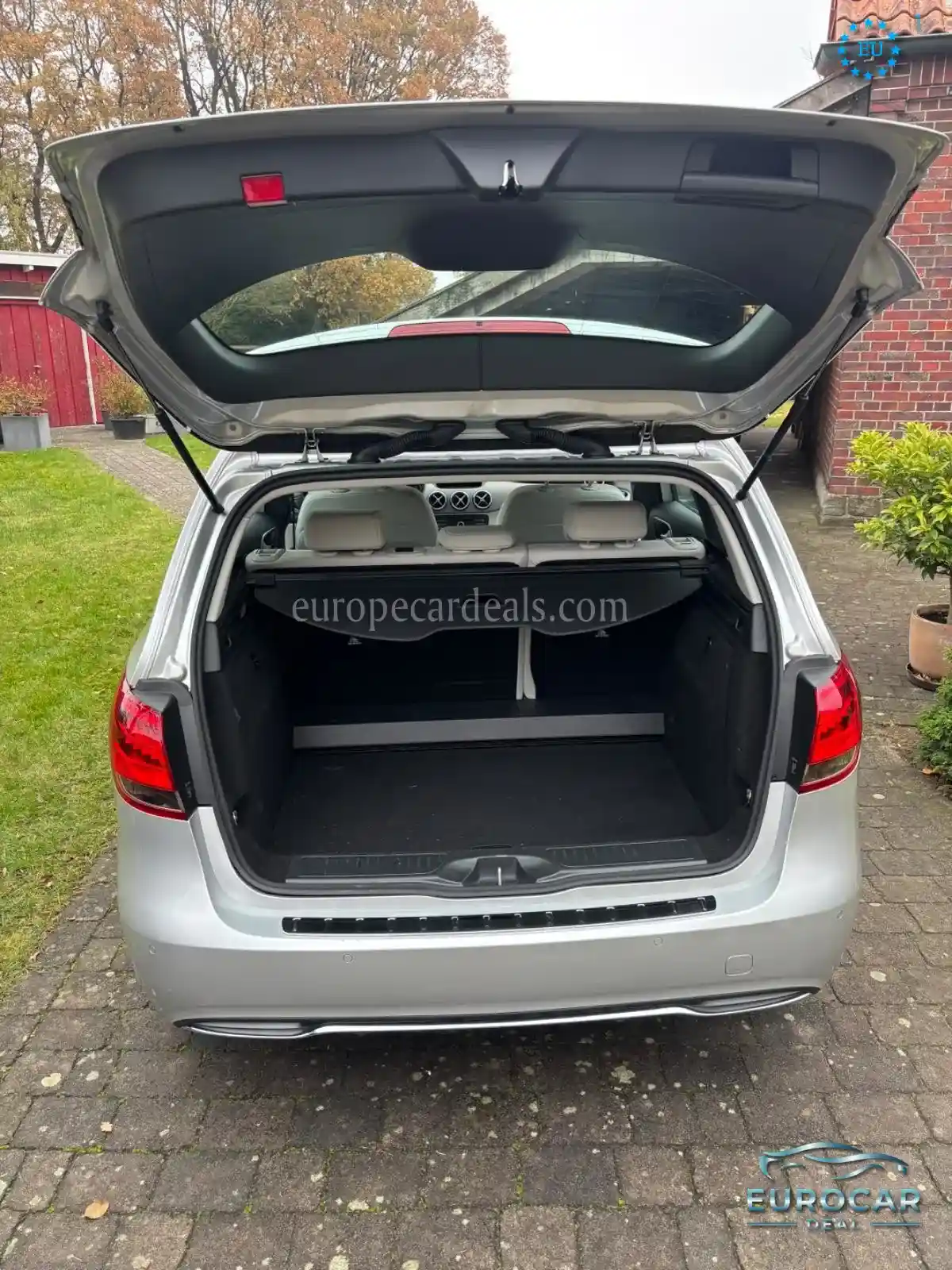 Mercedes-Benz B 180
