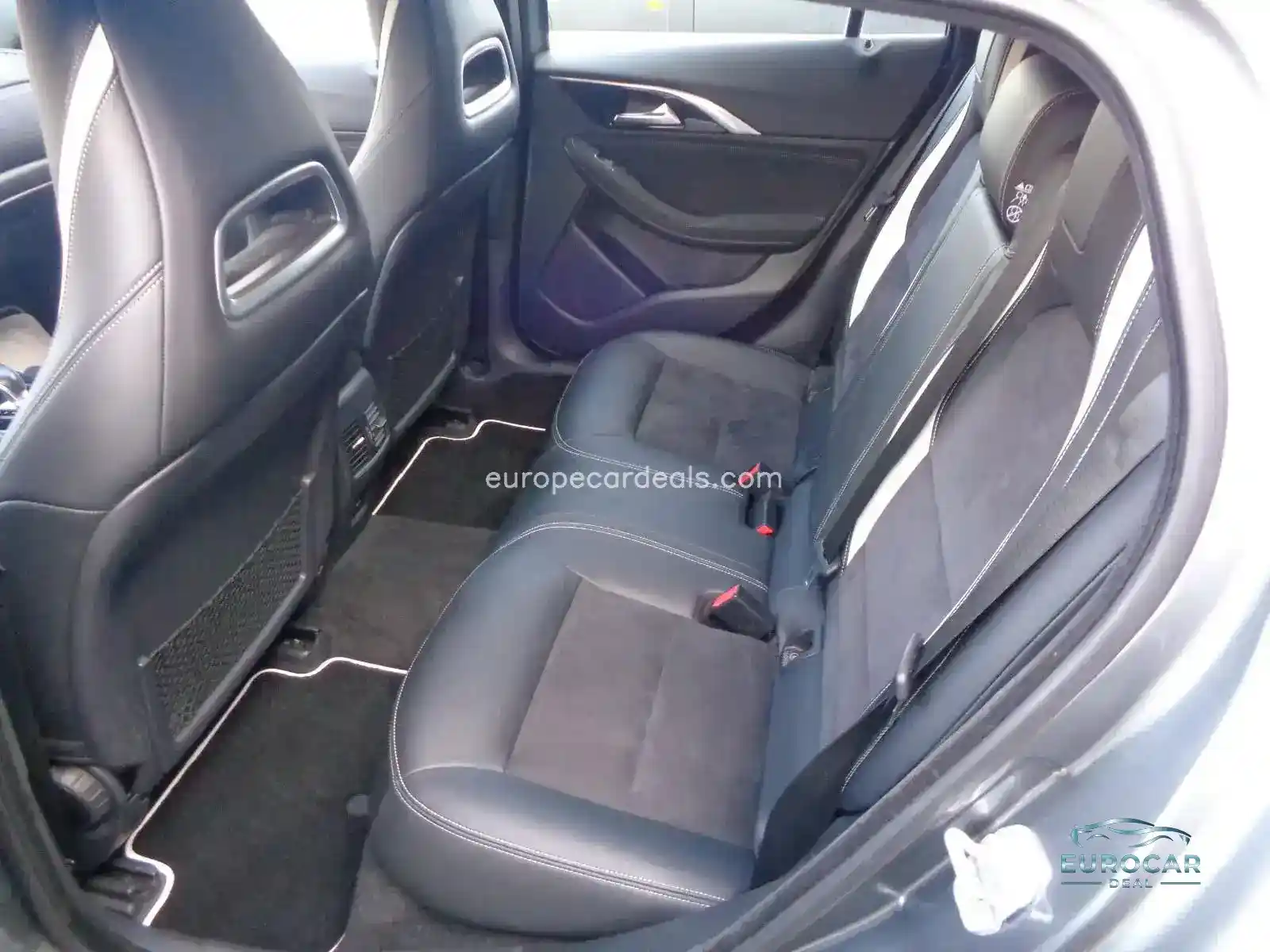 Infiniti Q30