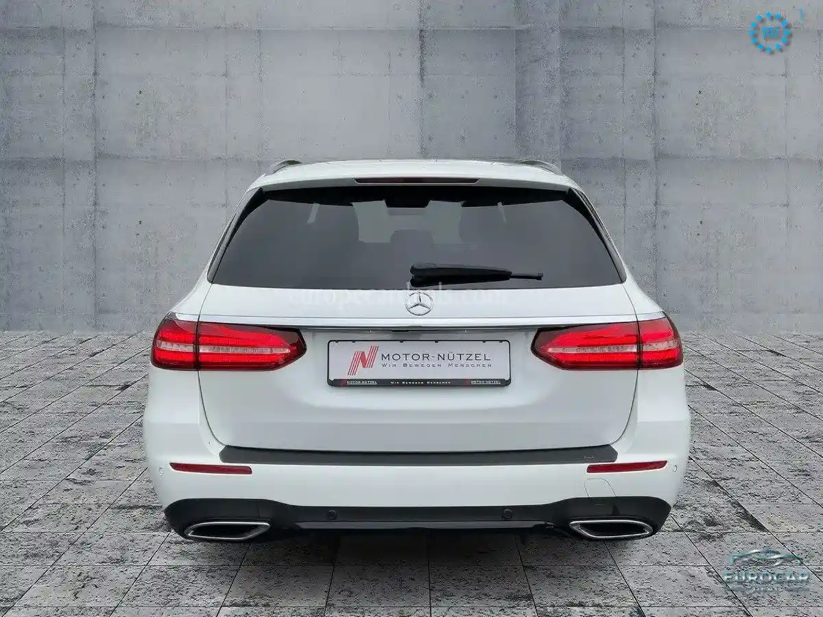 Mercedes-Benz E 220