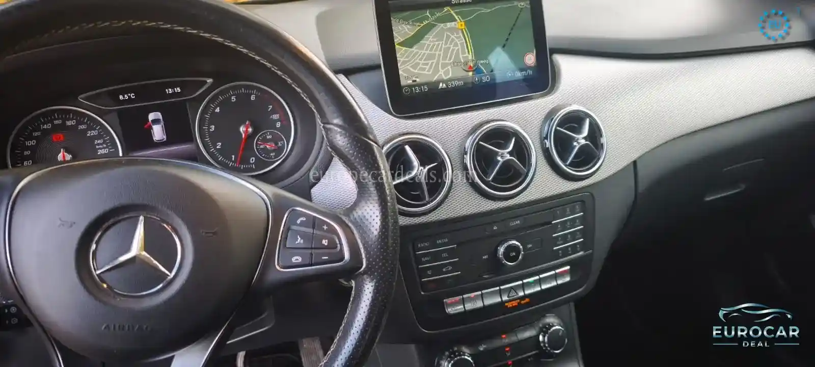 Mercedes-Benz B 180