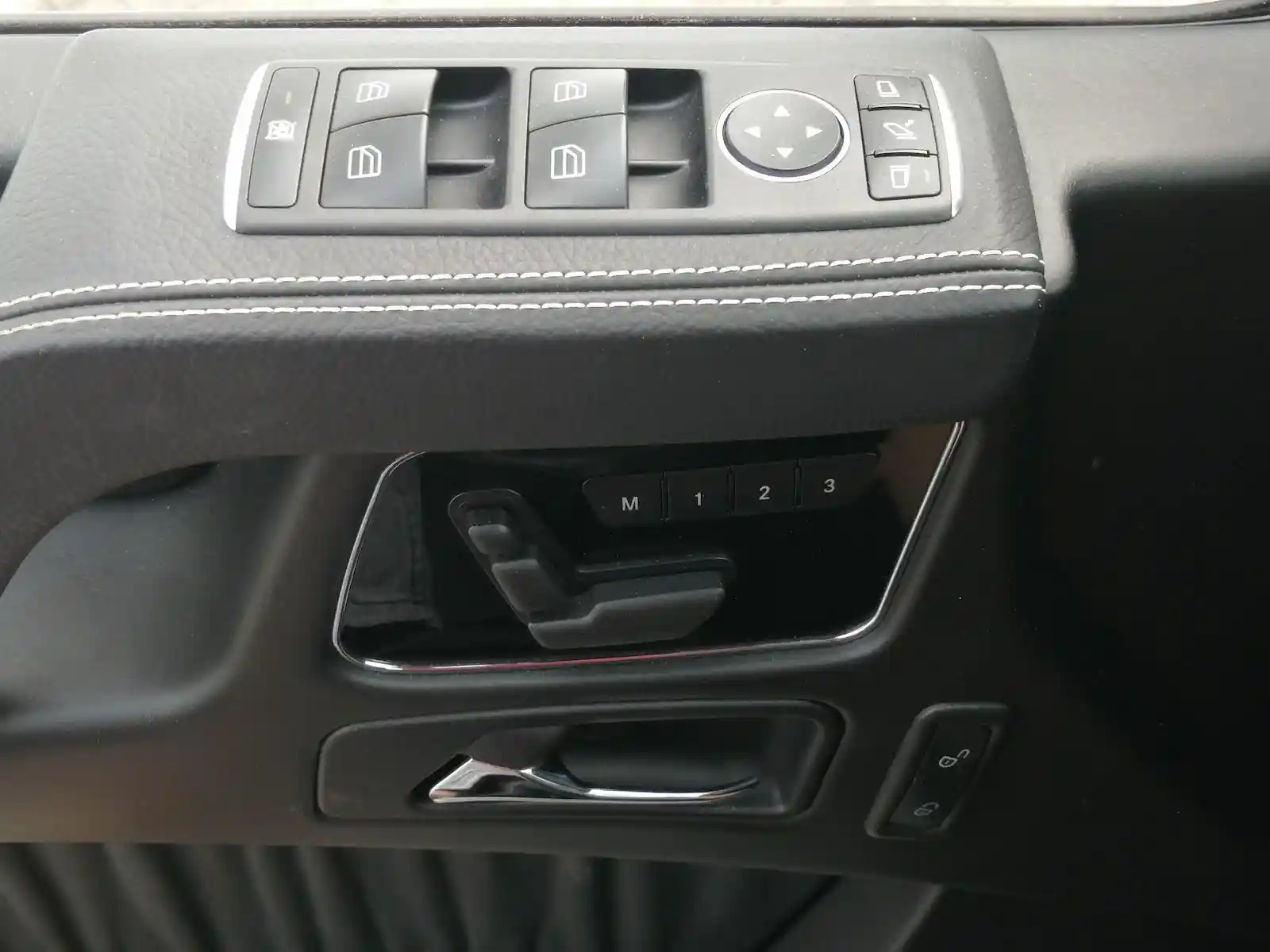 Mercedes-Benz G 500