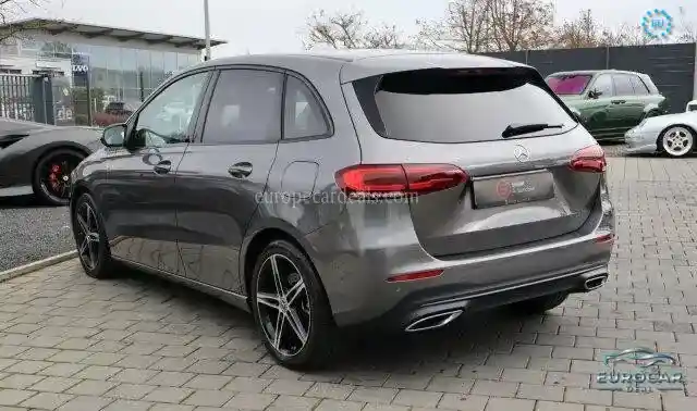 Mercedes-Benz B 220