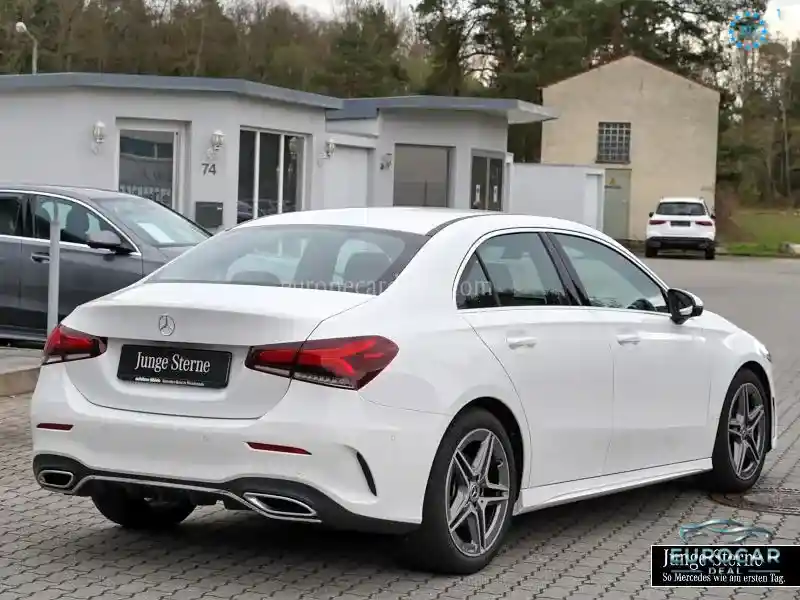Mercedes-Benz A 200