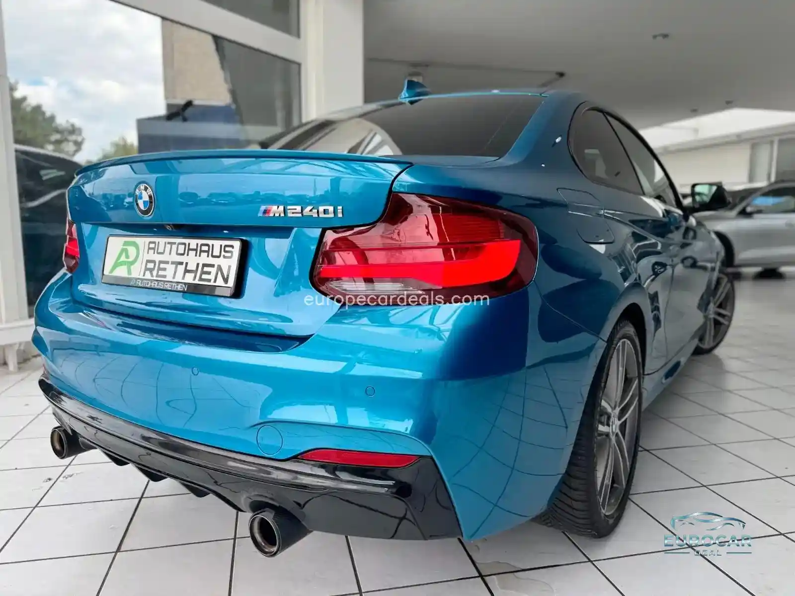 BMW M240i