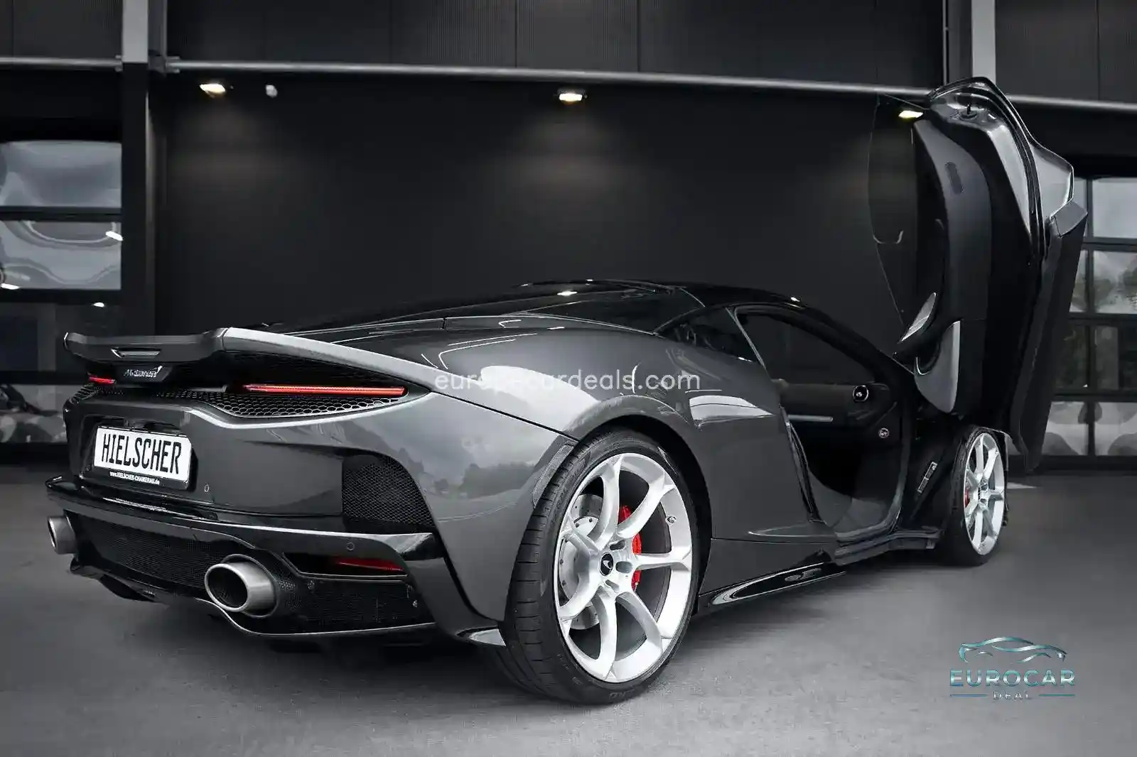 McLaren GT