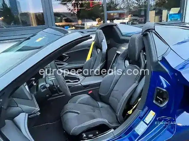 Corvette C8