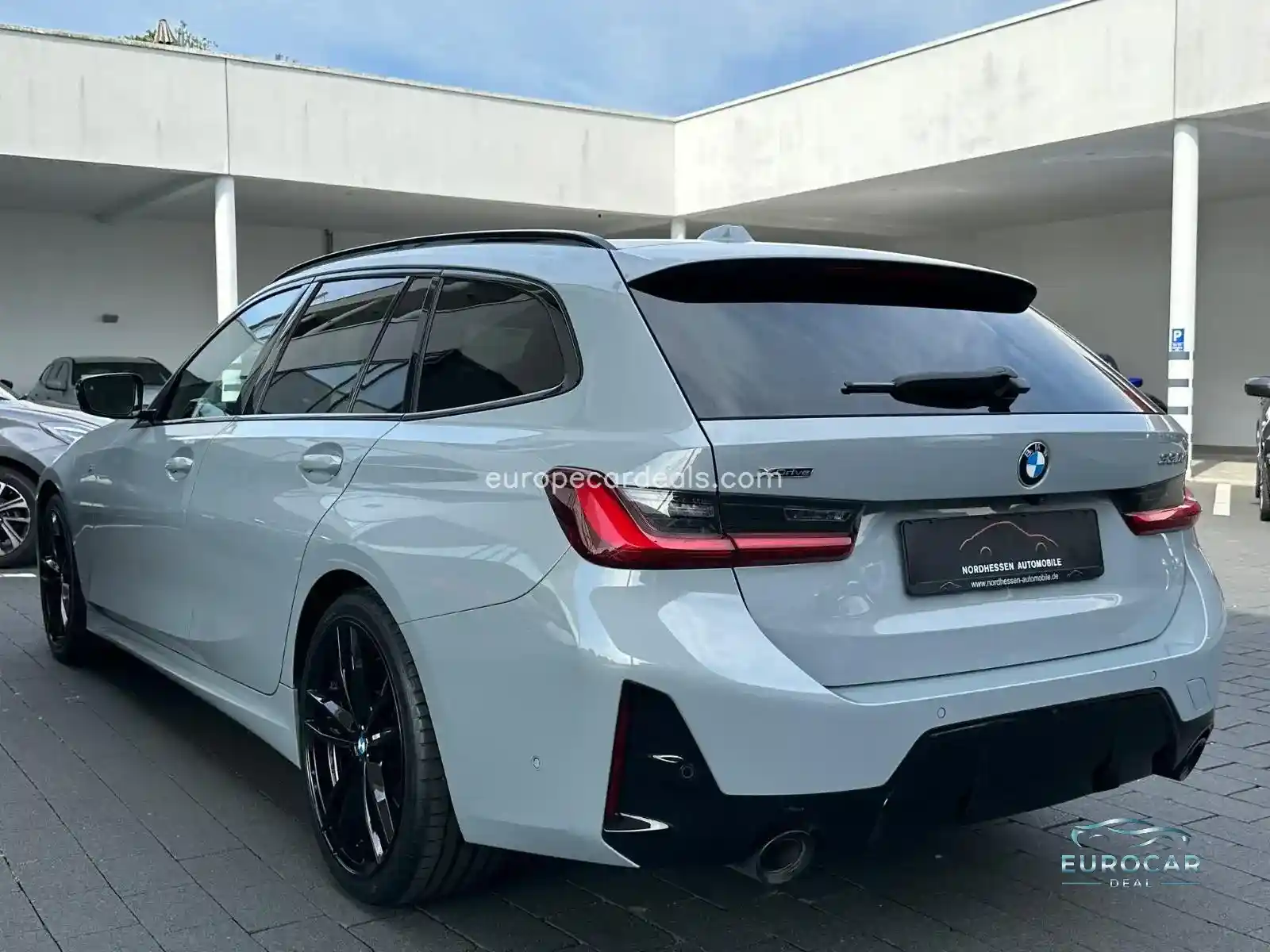 BMW 330