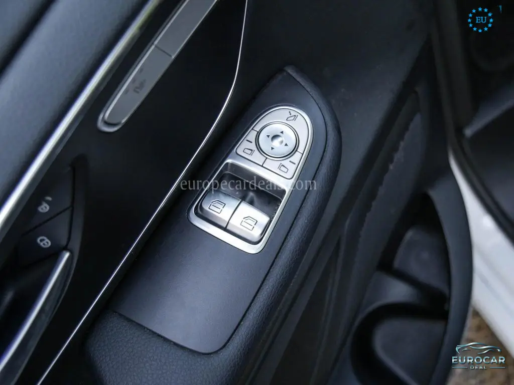 Mercedes-Benz V 220