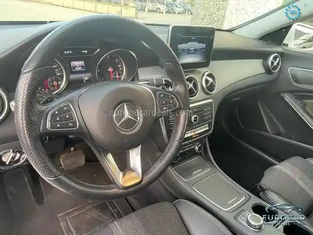 Mercedes-Benz CLA 200 Shooting Brake