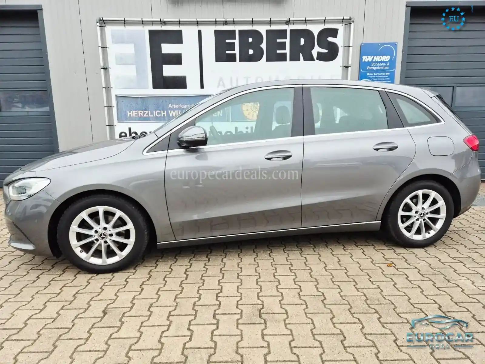 Mercedes-Benz B 180