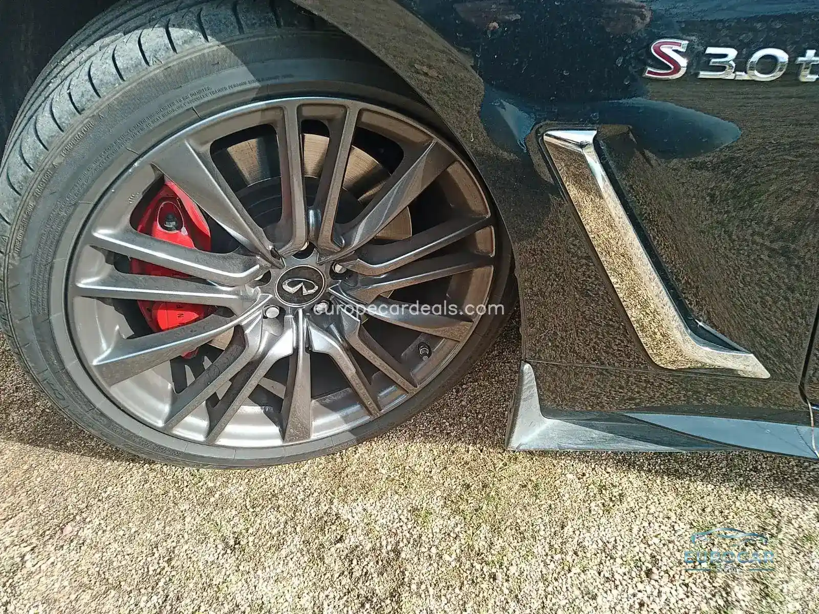 Infiniti Q60