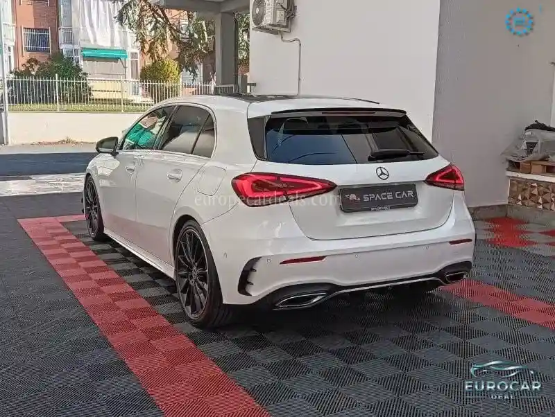 Mercedes-Benz A 220