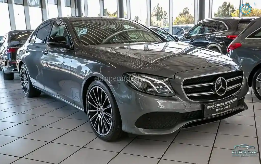 Mercedes-Benz E 200