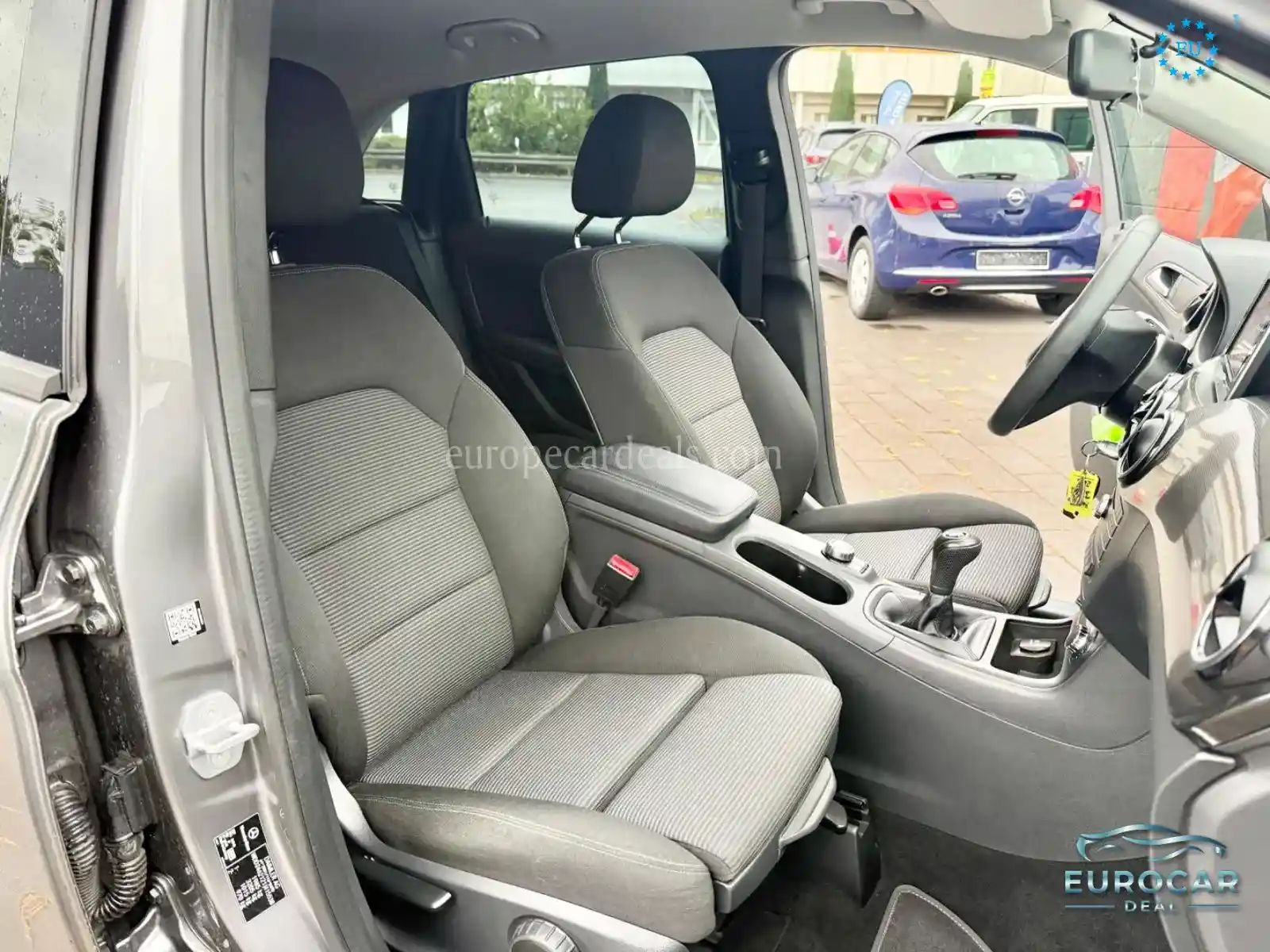 Mercedes-Benz B 180