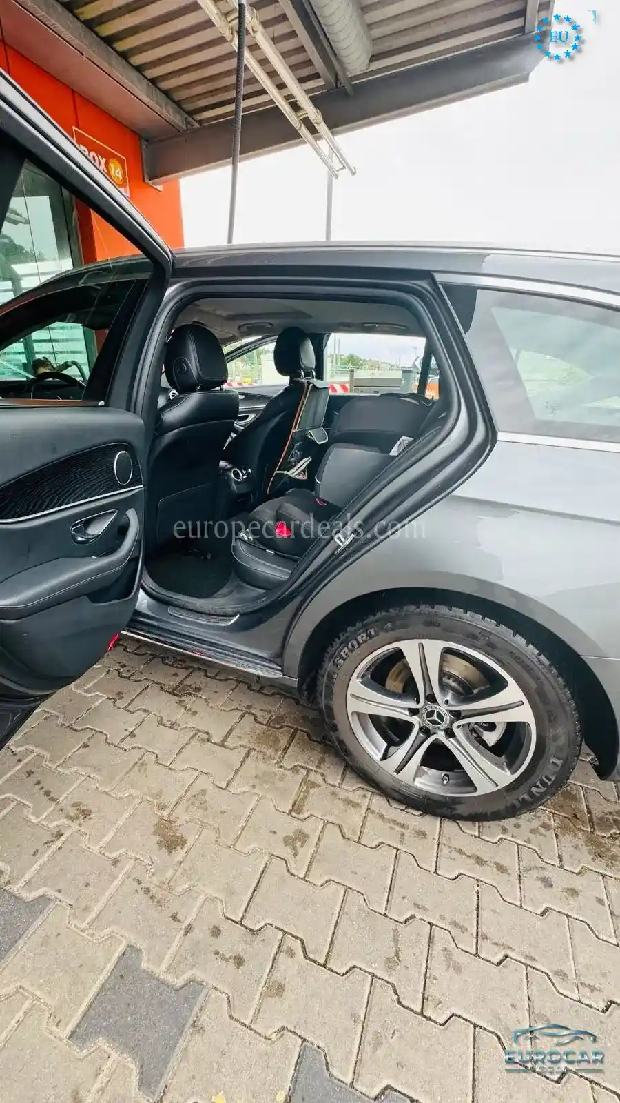 Mercedes-Benz E 200