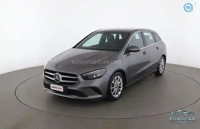 Mercedes-Benz B 180