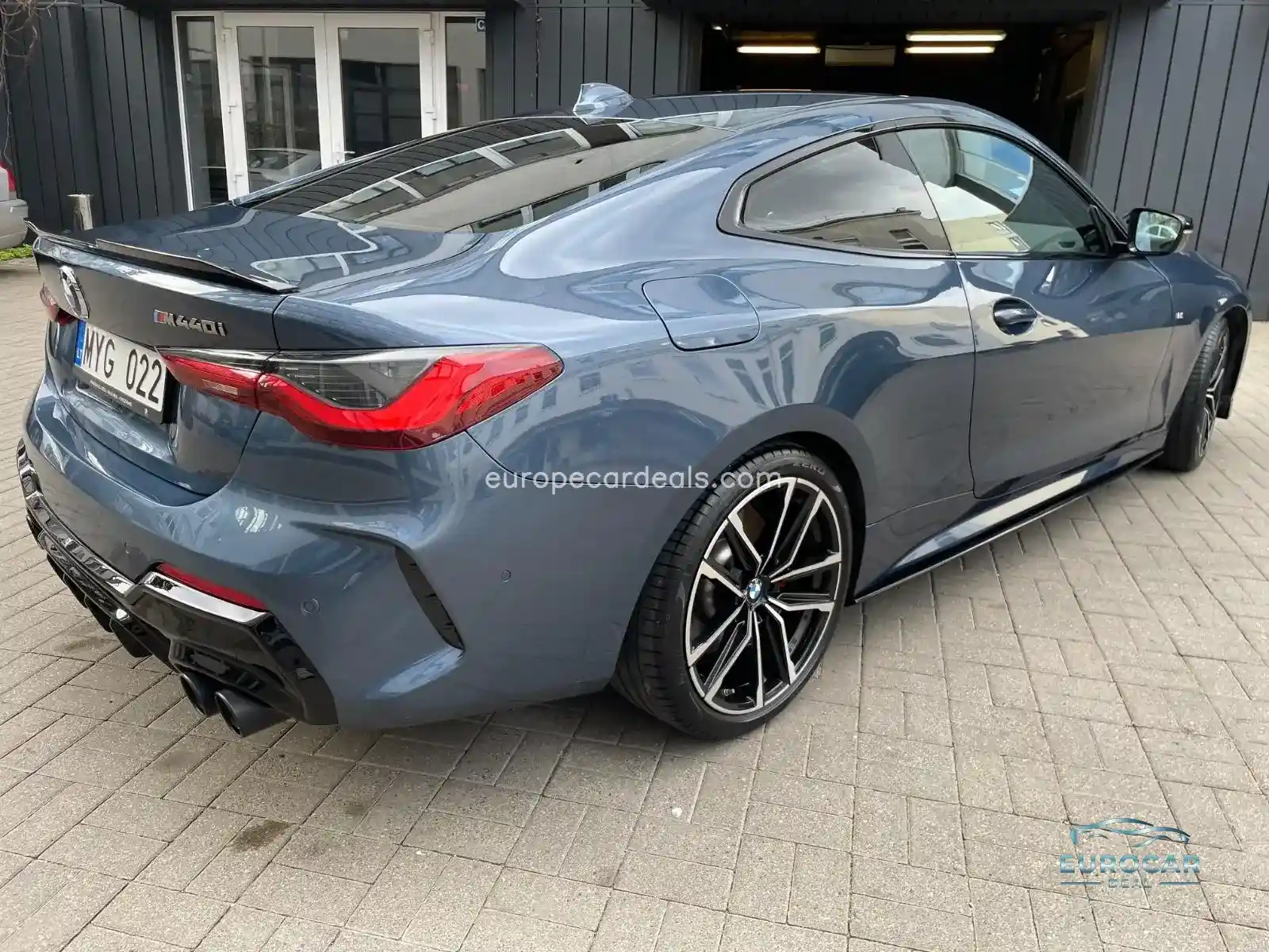 BMW M440