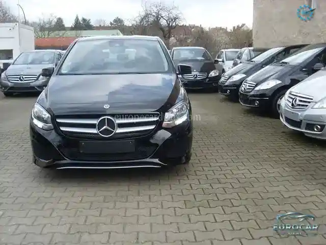 Mercedes-Benz B 200