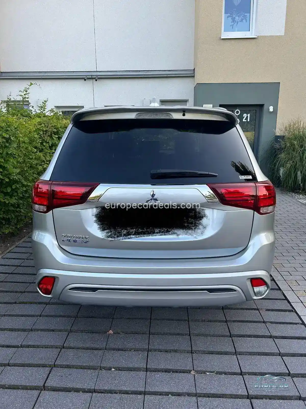 Mitsubishi Plug-in Hybrid Outlander
