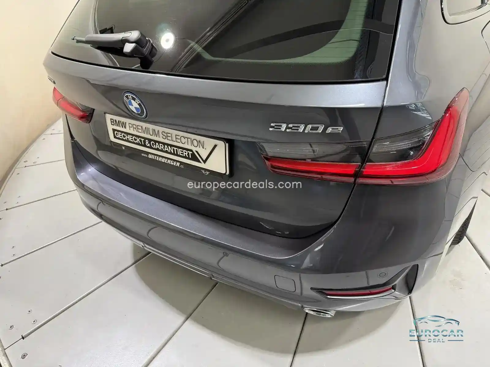 BMW 330