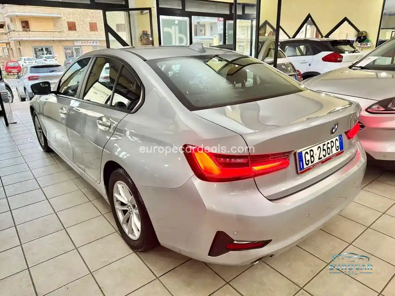 BMW 320