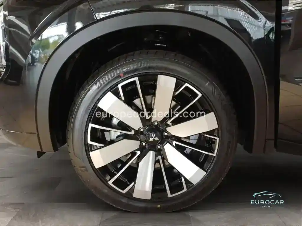 Mitsubishi Plug-in Hybrid Outlander
