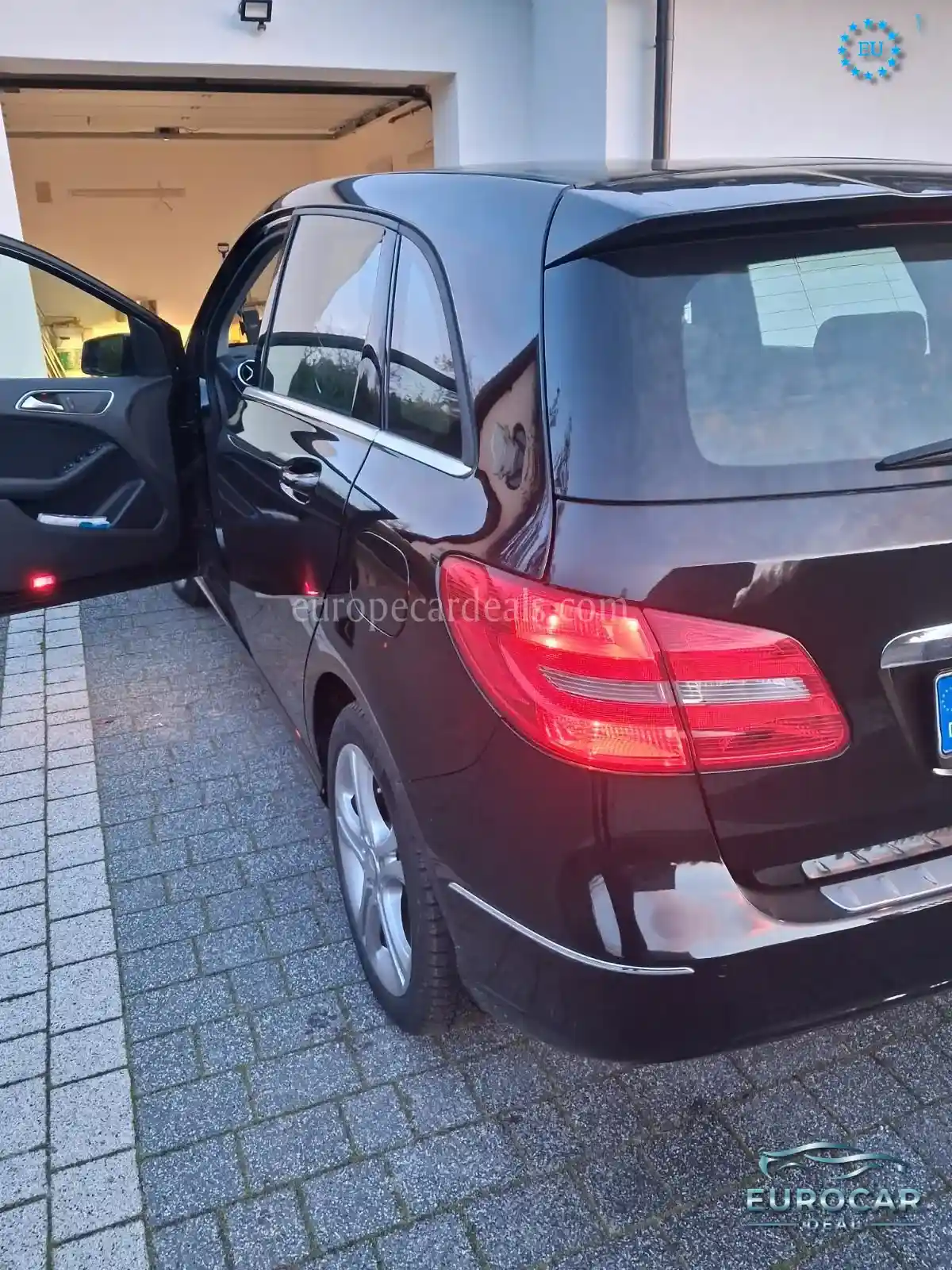 Mercedes-Benz B 180